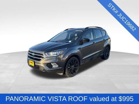 Used 2018 Ford Escape SE w/ SE Sport Appearance Package image 3