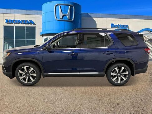 New 2025 Honda Pilot Touring image 2