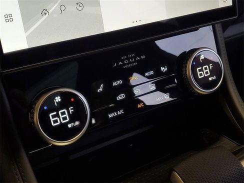 New 2026 Jaguar F-PACE SVR image 21