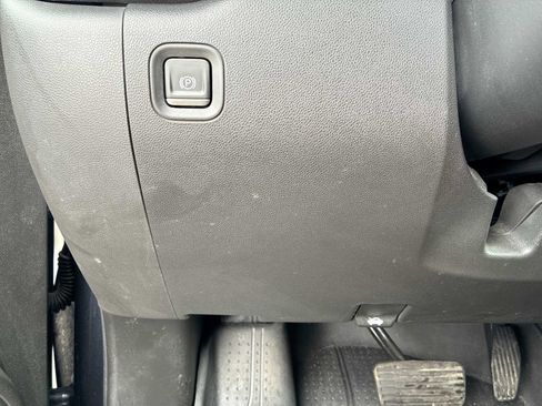 Certified 2019 Chevrolet Silverado 1500 Custom Trail Boss w/ Custom Convenience Package image 17