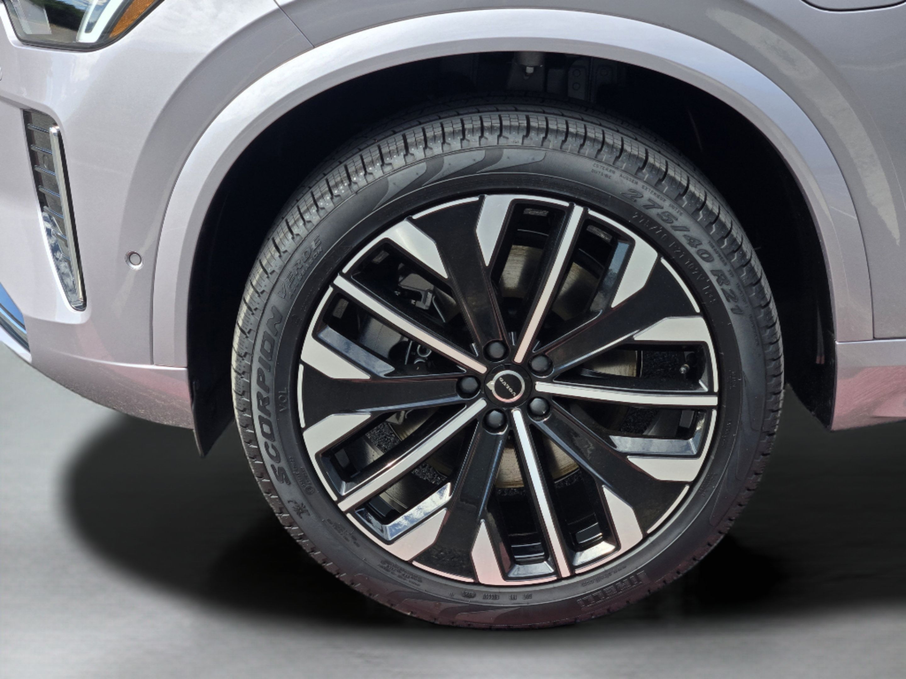 New 2026 Volvo XC90 T8 Plus w/ Protection Package Premier AWD/4WD image 29