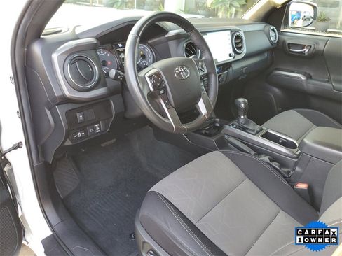 Used 2022 Toyota Tacoma TRD Sport image 16