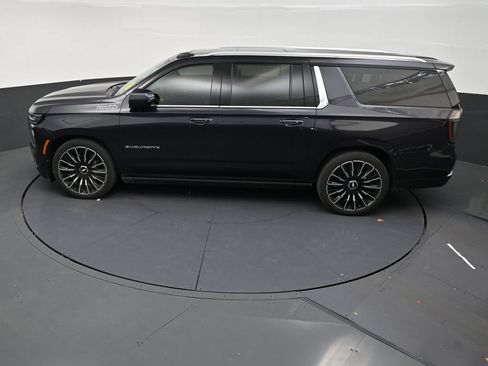 Used 2026 Chevrolet Suburban High Country AWD/4WD image 12