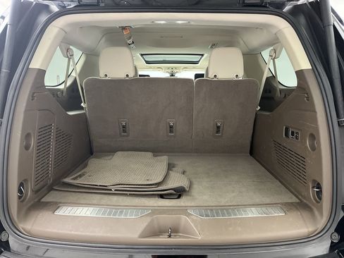 Used 2021 GMC Yukon XL Denali w/ Denali Premium Package image 35