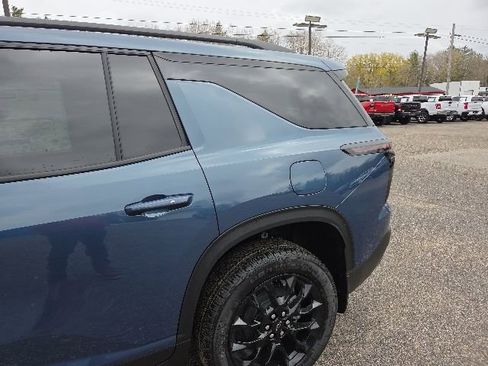 New 2026 Chevrolet Traverse LT w/ Midnight/Sport Edition AWD/4WD image 16