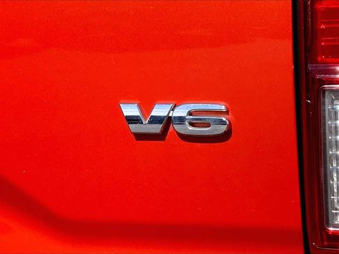 Used 2017 Toyota Tacoma TRD Sport w/ Premium & Technology Package image 31