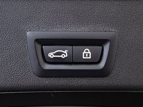 Used 2022 BMW X6 M50i image 21