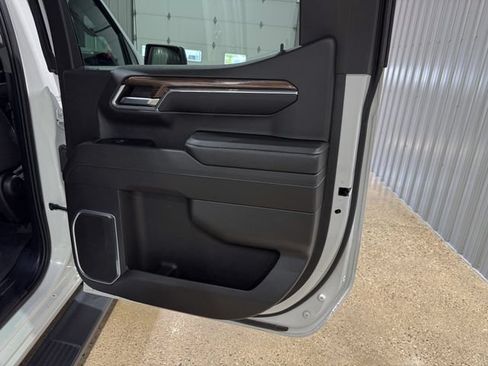 Used 2023 Chevrolet Silverado 1500 RST w/ Z71 Off-Road Package AWD/4WD image 26