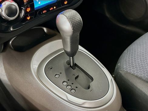 Used 2011 Nissan Juke SV AWD/4WD image 23