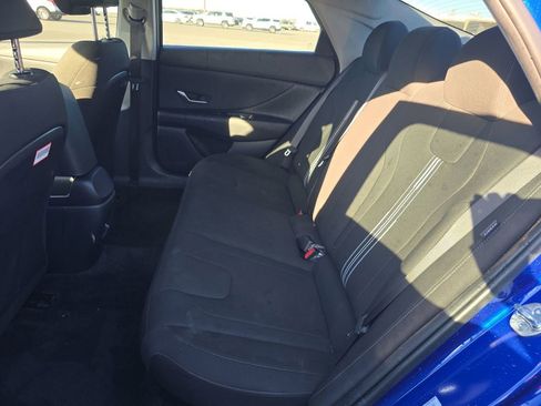 Used 2025 Hyundai Elantra Blue image 6