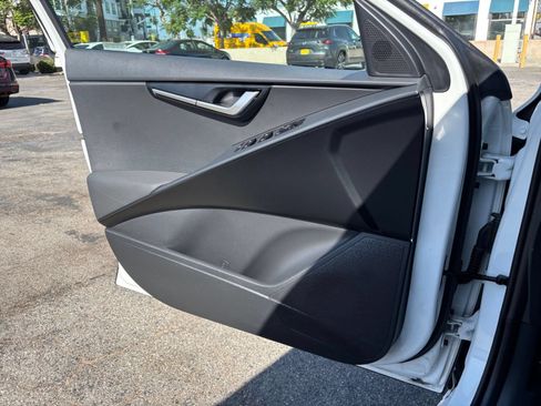 Used 2026 Kia Niro LX FWD image 18