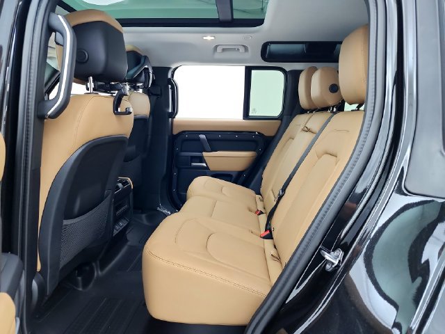 New 2026 Land Rover Defender 110 S AWD/4WD image 28
