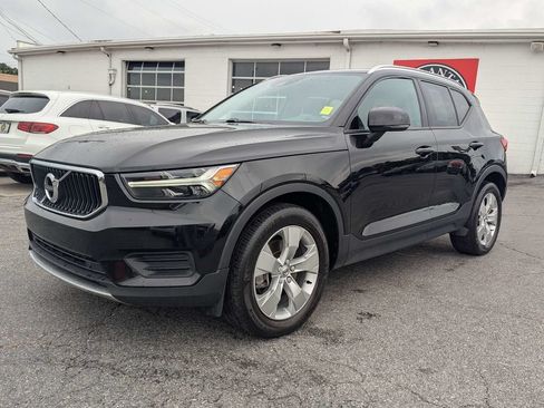 Used 2020 Volvo XC40 T4 Momentum w/ Protection Package Premier FWD image 9