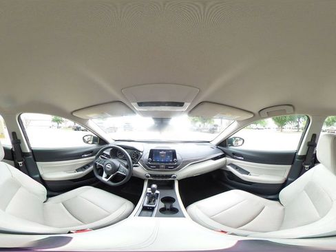 Used 2025 Nissan Altima 2.5 SV image 42