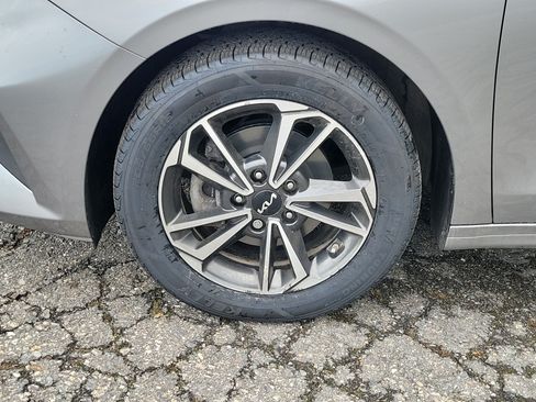 Used 2023 Kia Forte LXS FWD image 12