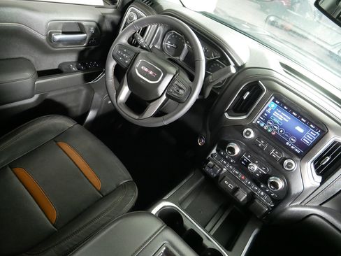Used 2021 GMC Sierra 1500 AT4 w/ AT4 Premium Package AWD/4WD image 9