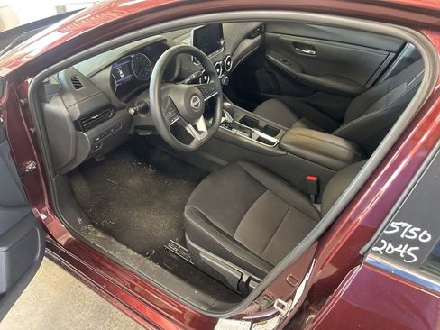 Used 2025 Nissan Sentra SV FWD image 3