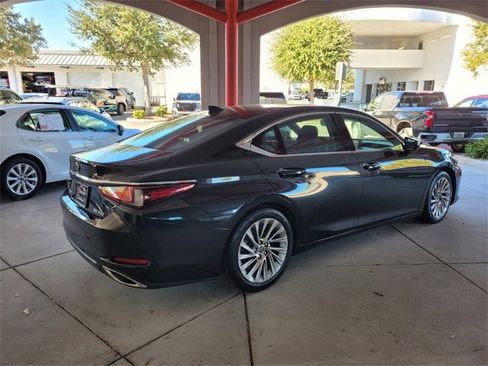 Used 2019 Lexus ES 350 Luxury image 12