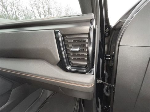 Certified 2025 GMC Sierra 2500 AT4 w/ AT4 Premium Plus Package image 30