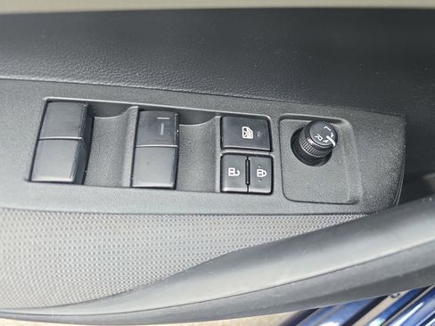 Used 2023 Toyota Corolla LE image 25