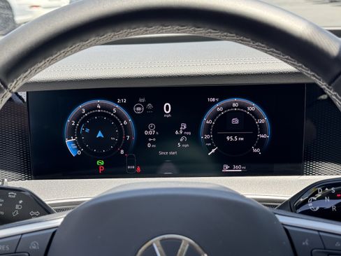 Certified 2025 Volkswagen Tiguan S FWD image 20