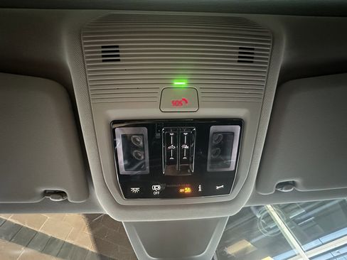 Used 2024 Volkswagen Atlas Peak Edition SEL image 35