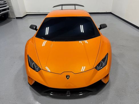 Used 2018 Lamborghini Huracan Performante AWD/4WD image 22
