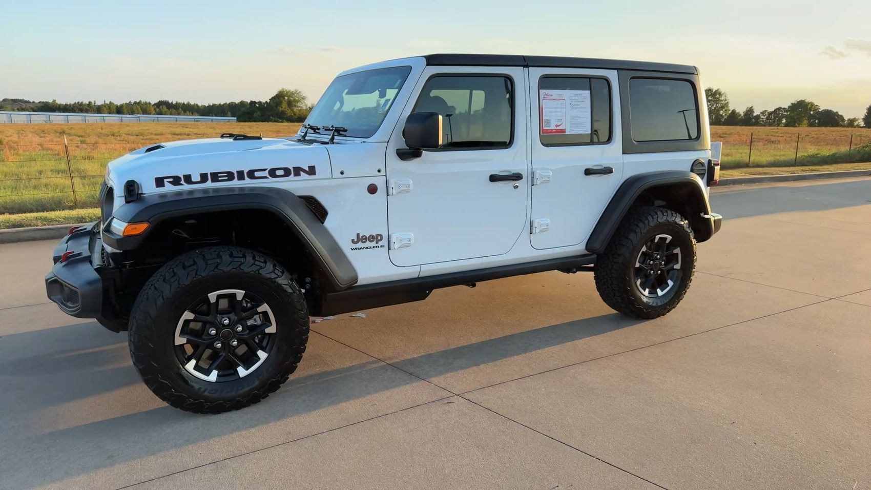 Used 2026 Jeep Wrangler Unlimited Rubicon AWD/4WD image 4