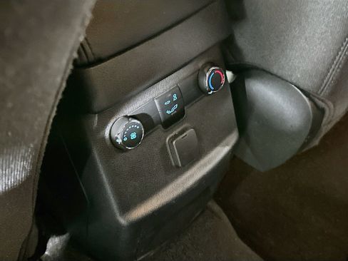 Used 2019 Ford Explorer XLT w/ Equipment Group 201A FWD image 27