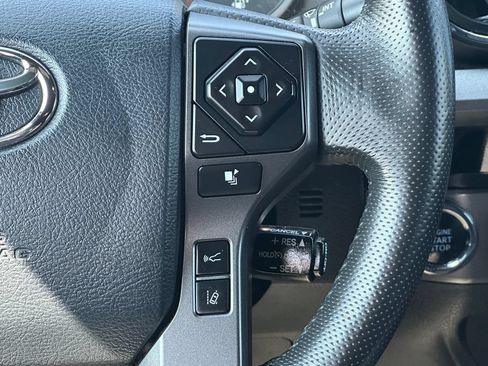 Used 2018 Toyota Tacoma TRD Sport AWD/4WD image 21