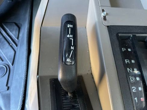 Used 2004 Jeep Wrangler X AWD/4WD image 27