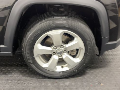 Used 2020 Jeep Compass Latitude AWD/4WD image 22