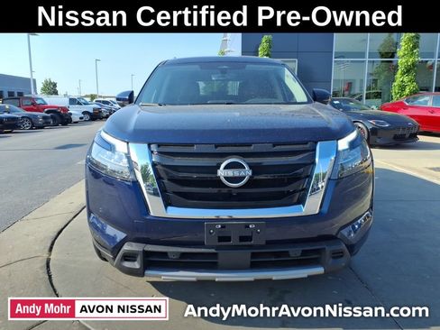 Certified 2025 Nissan Pathfinder SL FWD image 3