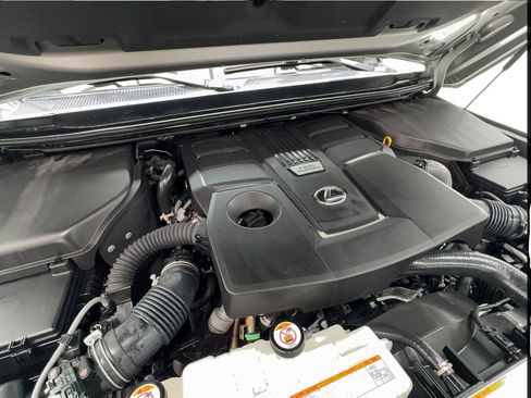 Used 2024 Lexus GX 550 w/ Accessory Package (Z1) AWD/4WD image 18