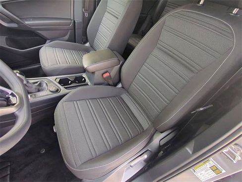 Used 2022 Volkswagen Tiguan S image 17
