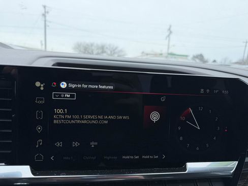 Used 2025 GMC Sierra 1500 Elevation image 11