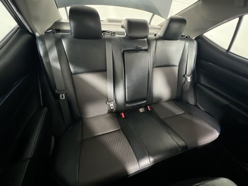 Used 2018 Toyota Corolla SE FWD image 30