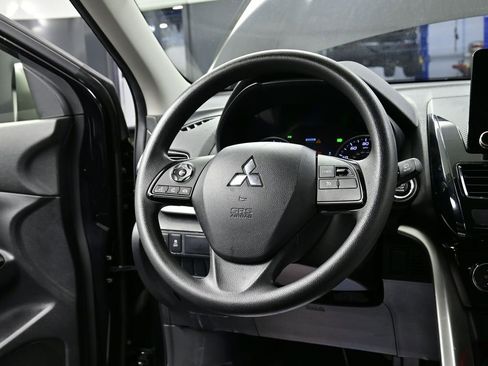 Used 2024 Mitsubishi Eclipse Cross LE image 4