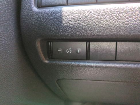 Used 2021 Nissan Rogue SV FWD image 33