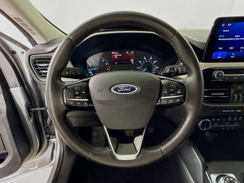 Used 2022 Ford Escape SEL image 11