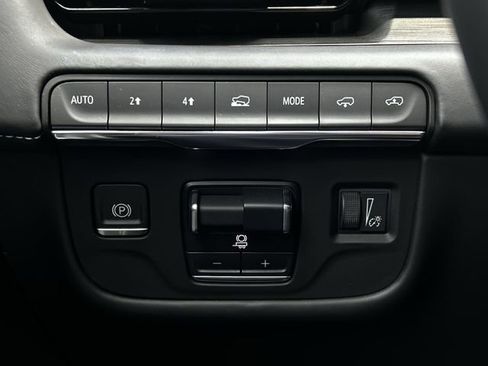 Used 2023 Cadillac Escalade Premium Luxury Platinum w/ LPO, Radiant Package AWD/4WD image 24