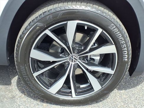 New 2026 Volkswagen Atlas SEL Premium R-Line image 6