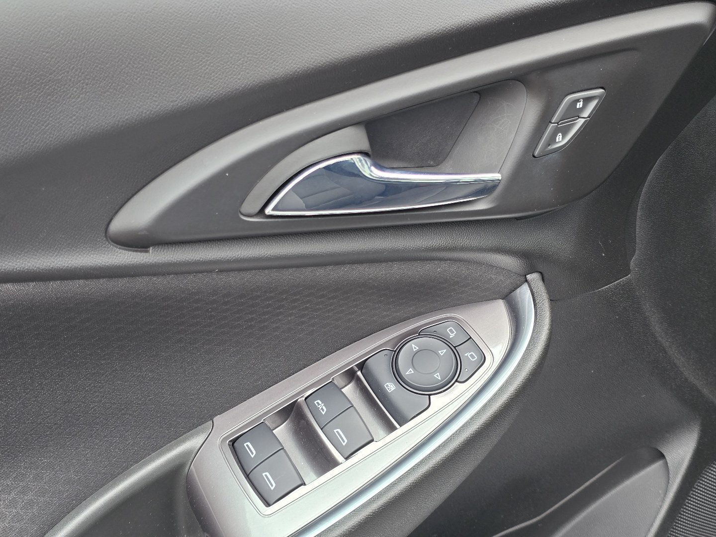 Used 2022 Chevrolet Malibu LT FWD image 29