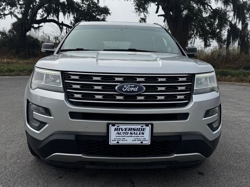 Used 2016 Ford Explorer XLT w/ Equipment Group 202A image 8