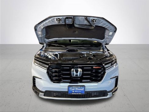 Certified 2025 Honda Pilot TrailSport image 23