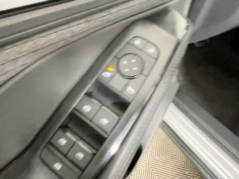 Used 2023 Nissan Rogue SV AWD/4WD image 22
