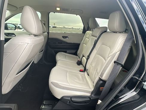 Used 2022 Nissan Pathfinder SL image 31