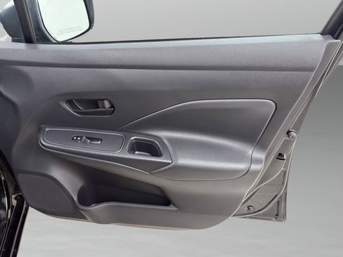 Used 2024 Nissan Versa S w/ S Plus Package image 29