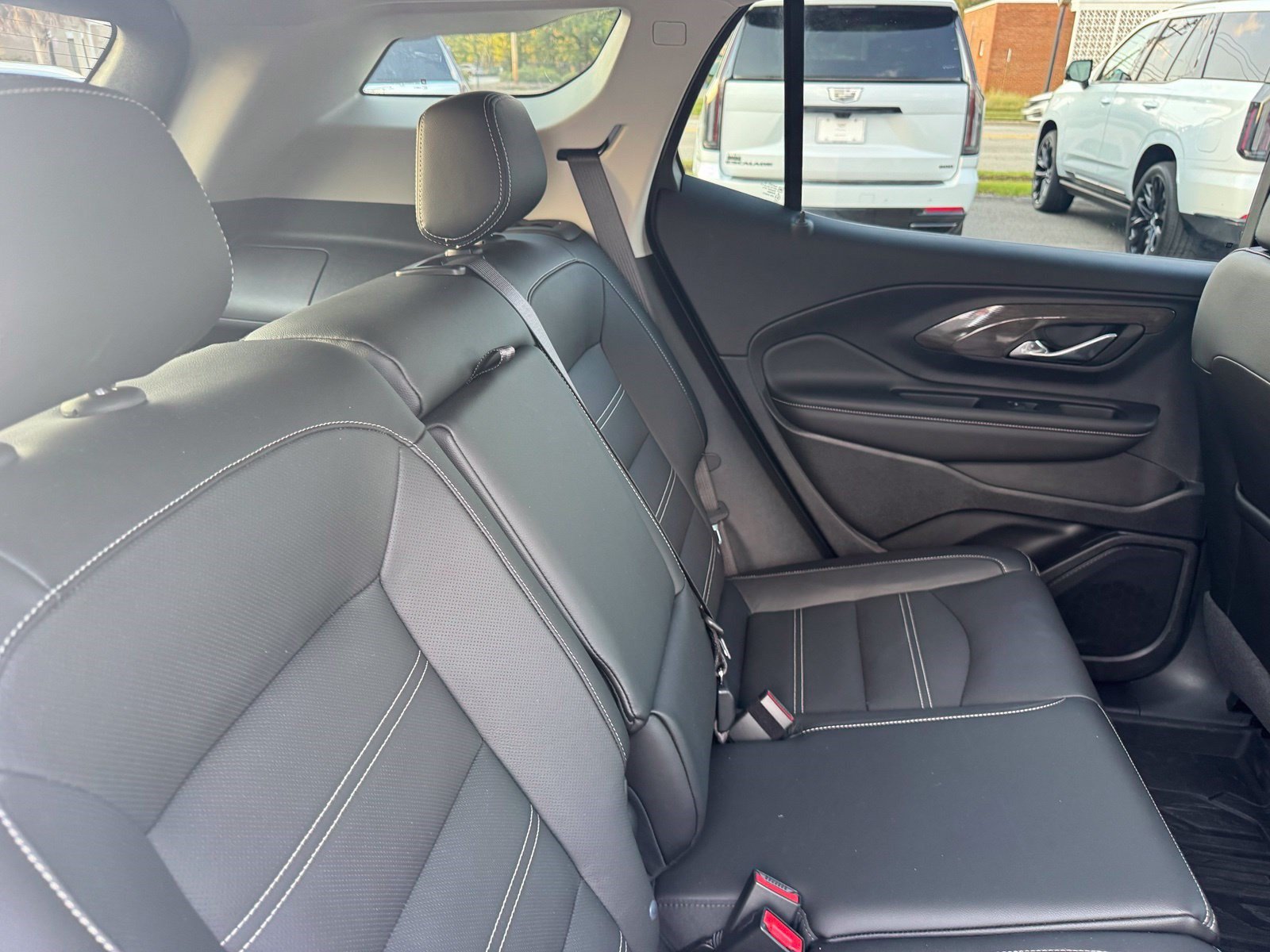 Used 2024 GMC Terrain Denali w/ Denali Premium Package AWD/4WD image 37