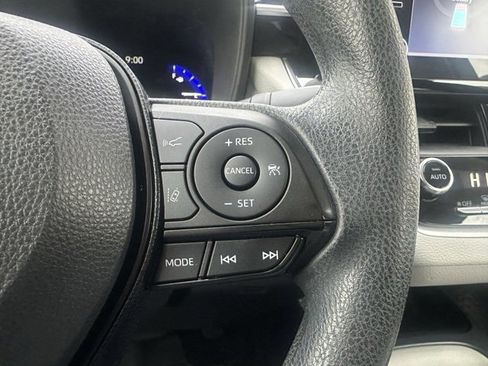 Used 2020 Toyota Corolla LE image 16